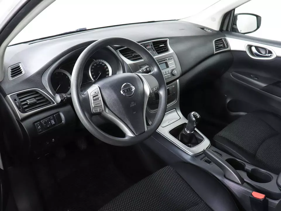 Nissan Tiida, фото №9
