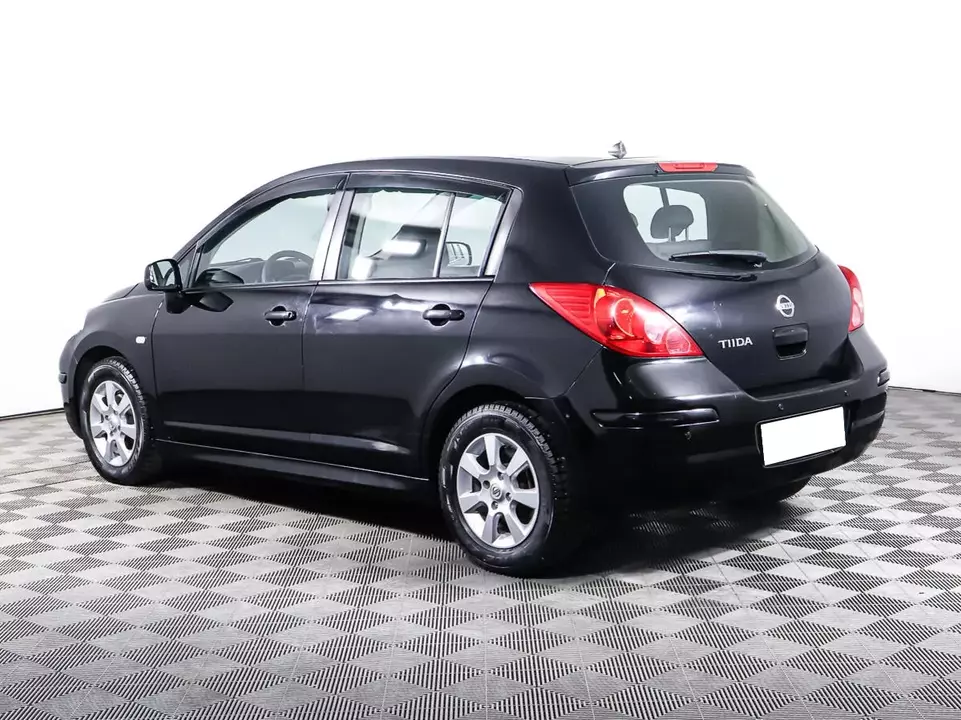 Nissan Tiida, фото №7