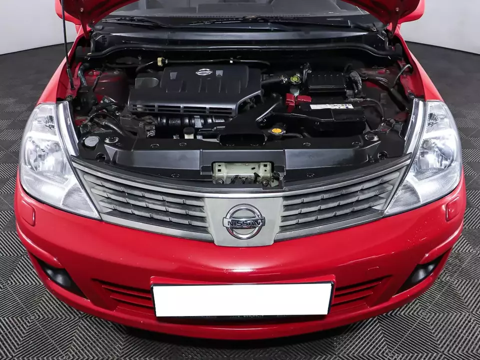 Nissan Tiida, фото №9