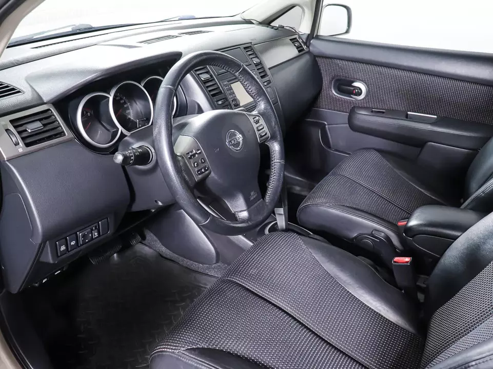 Nissan Tiida, фото №15
