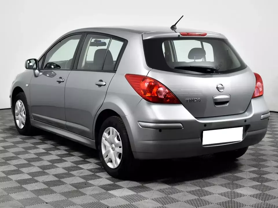 Nissan Tiida, фото №7