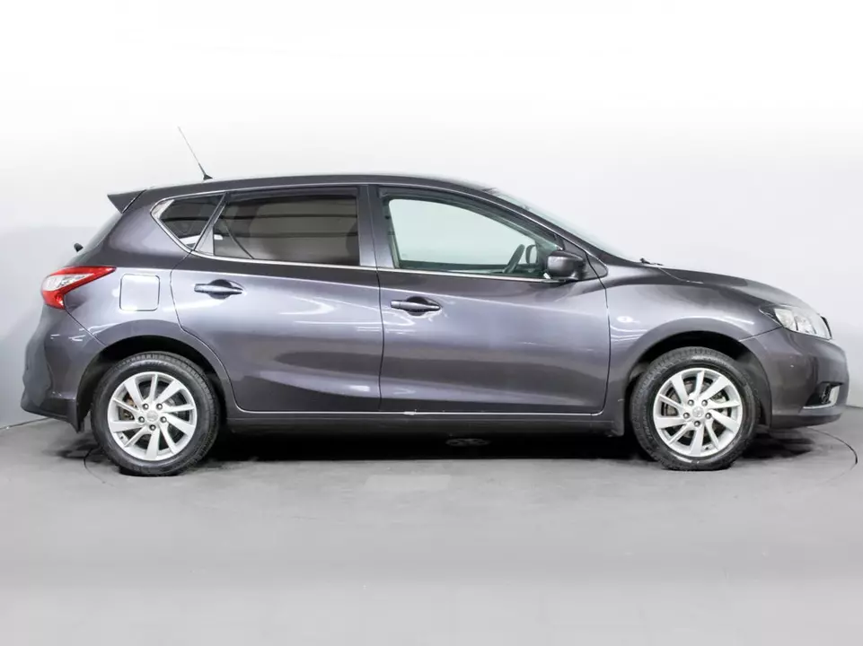 Nissan Tiida, фото №4