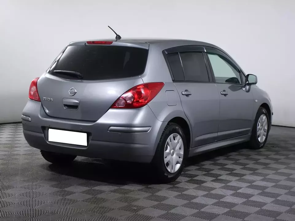 Nissan Tiida, фото №5