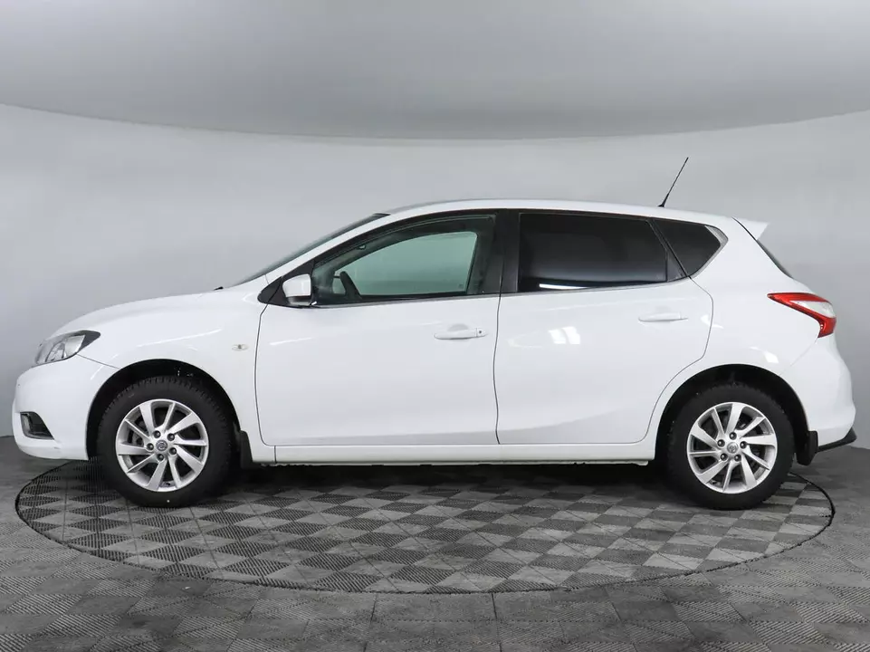 Nissan Tiida, фото №8