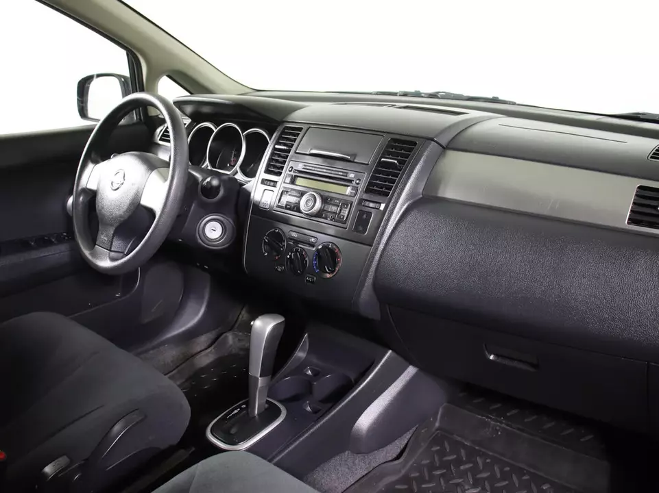 Nissan Tiida, фото №9