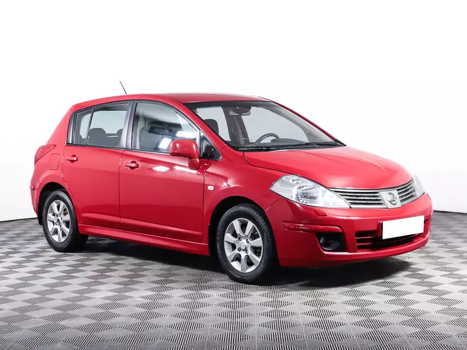 Nissan Tiida, фото №3