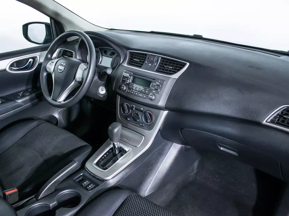 Nissan Tiida, фото №9