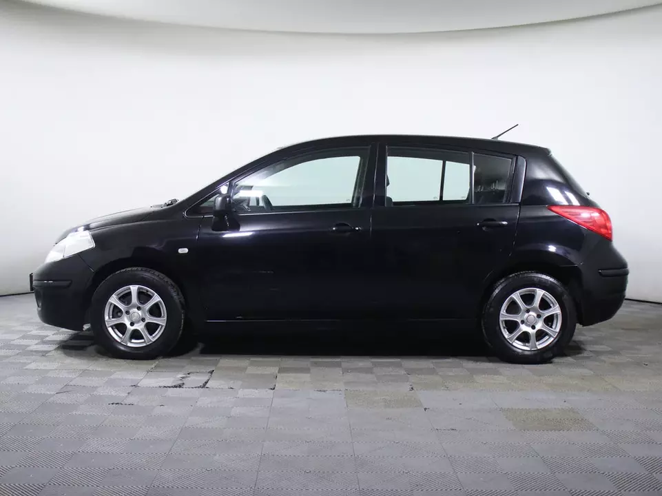Nissan Tiida, фото №8