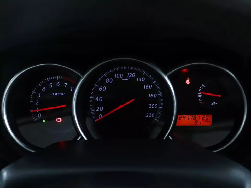 Nissan Tiida, фото №13