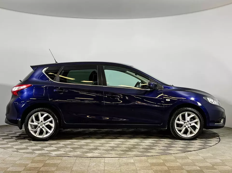 Nissan Tiida, фото №4