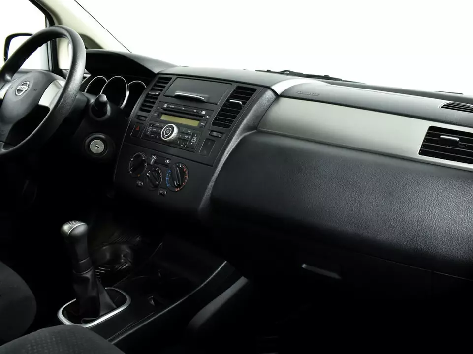 Nissan Tiida, фото №9