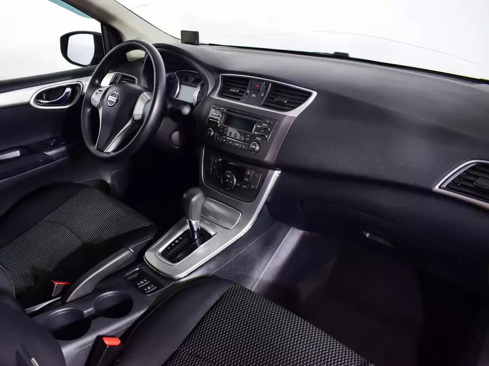 Nissan Tiida, фото №9