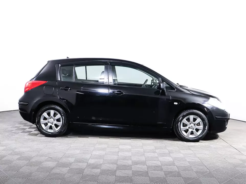 Nissan Tiida, фото №4