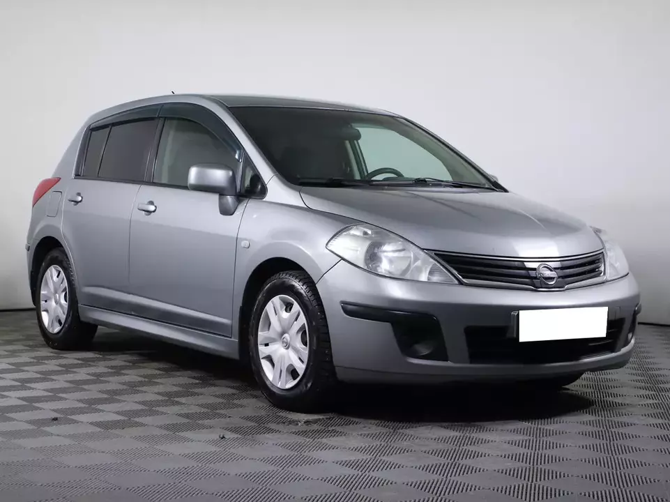 Nissan Tiida, фото №3
