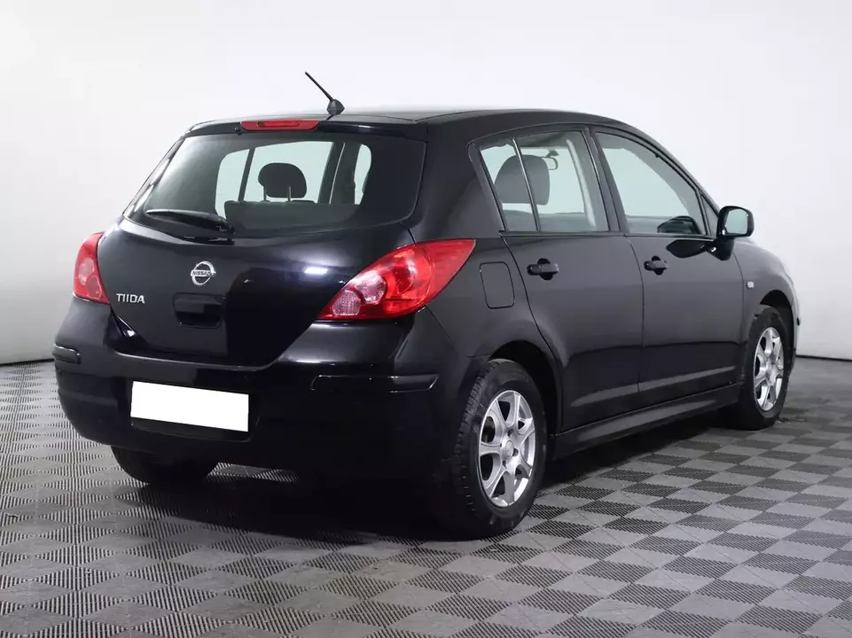 Nissan Tiida, фото №5