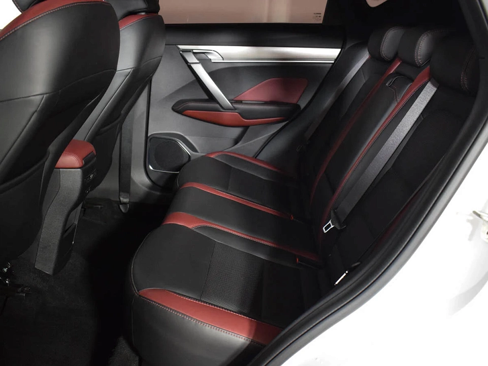 Geely Coolray, фото №10