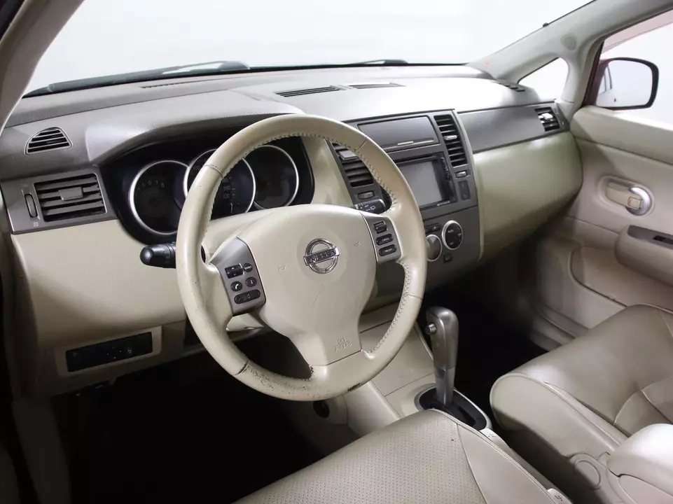 Nissan Tiida, фото №14