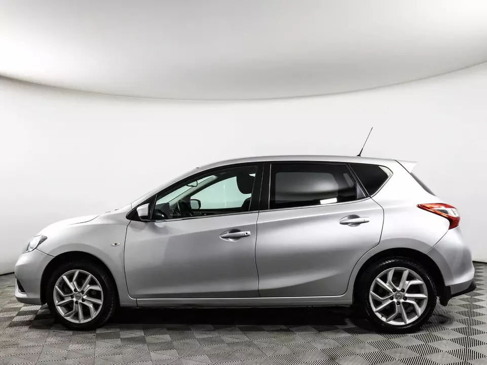 Nissan Tiida, фото №8