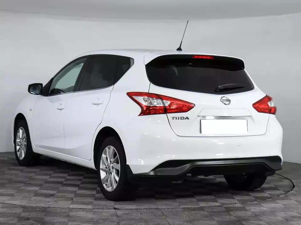 Nissan Tiida, фото №7