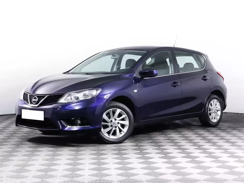 Nissan Tiida, фото №1