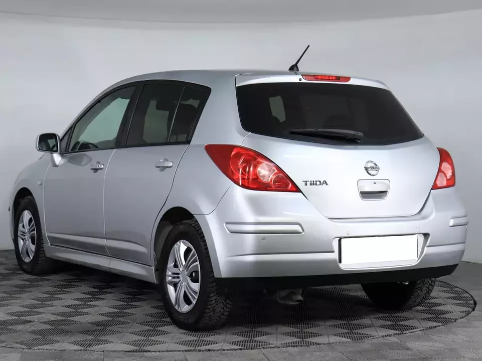 Nissan Tiida, фото №7