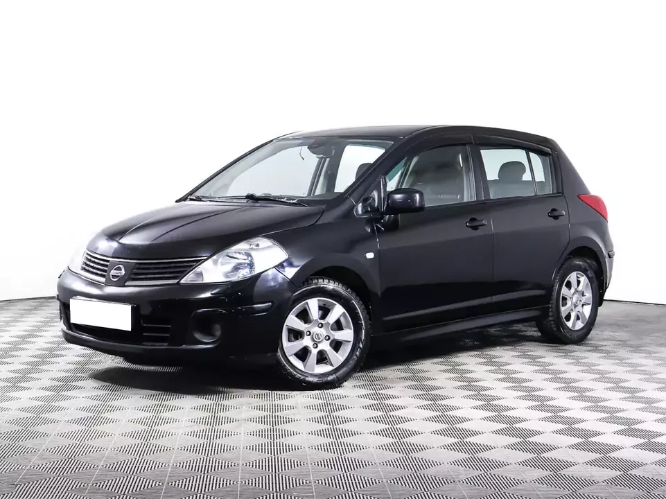 Nissan Tiida, фото №1