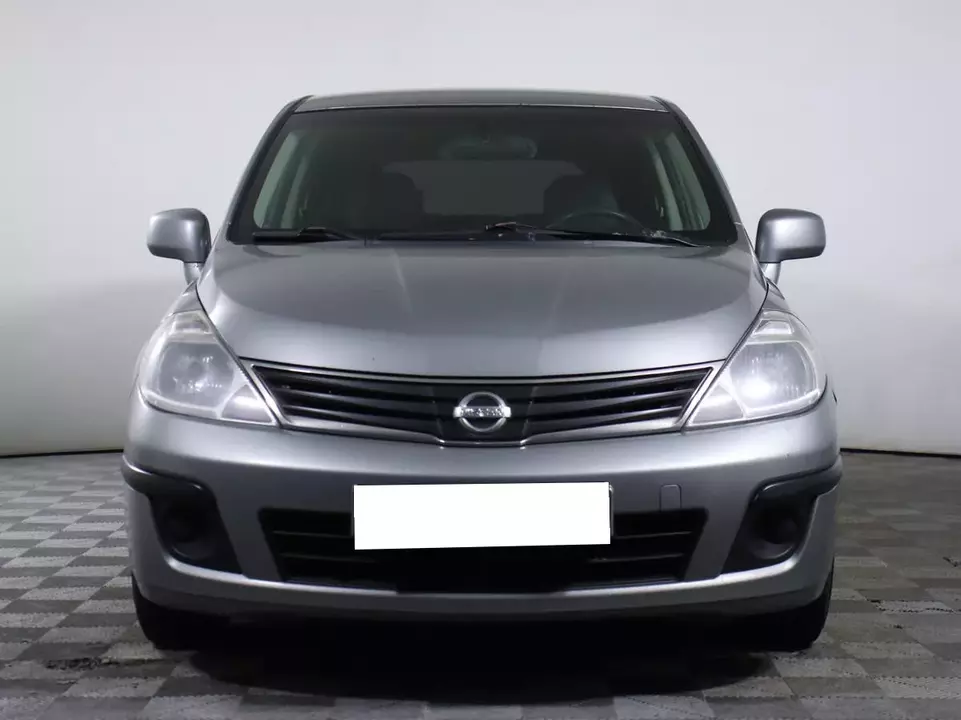 Nissan Tiida, фото №2