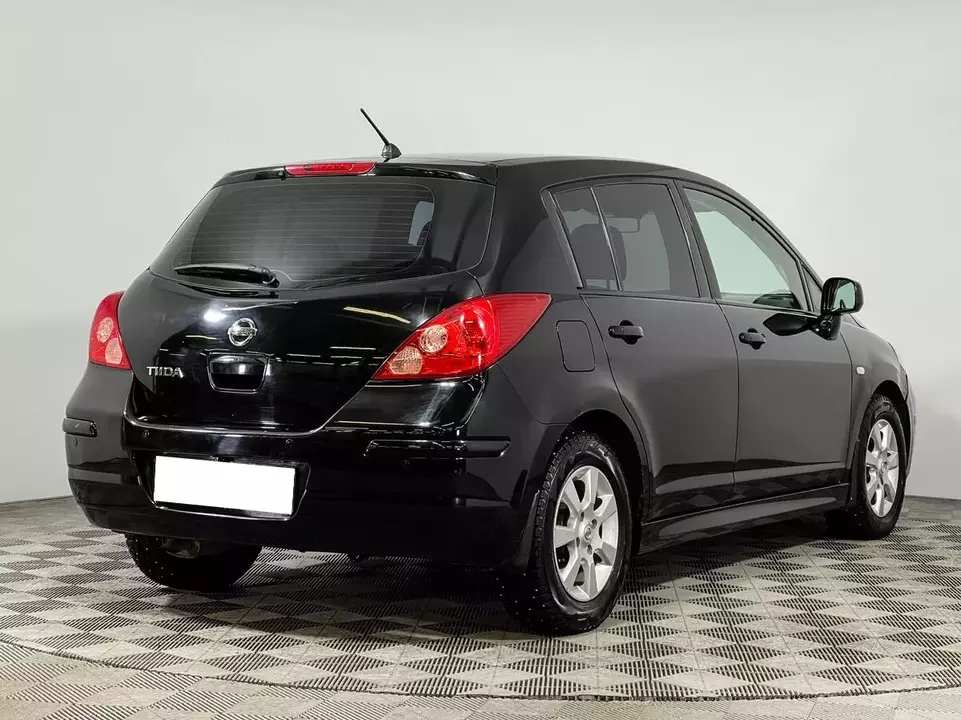 Nissan Tiida, фото №5