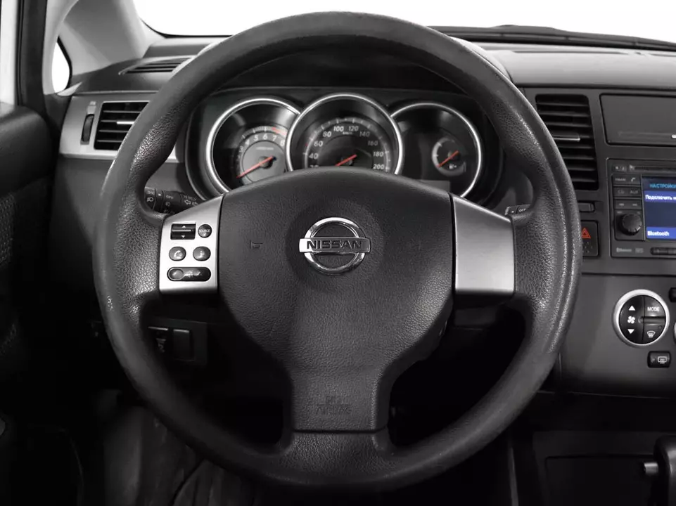 Nissan Tiida, фото №9