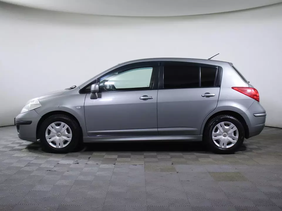 Nissan Tiida, фото №8