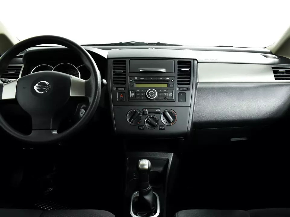Nissan Tiida, фото №11