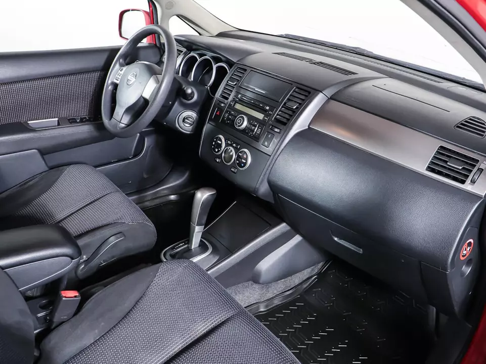 Nissan Tiida, фото №11