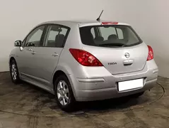 Nissan Tiida, фото №2