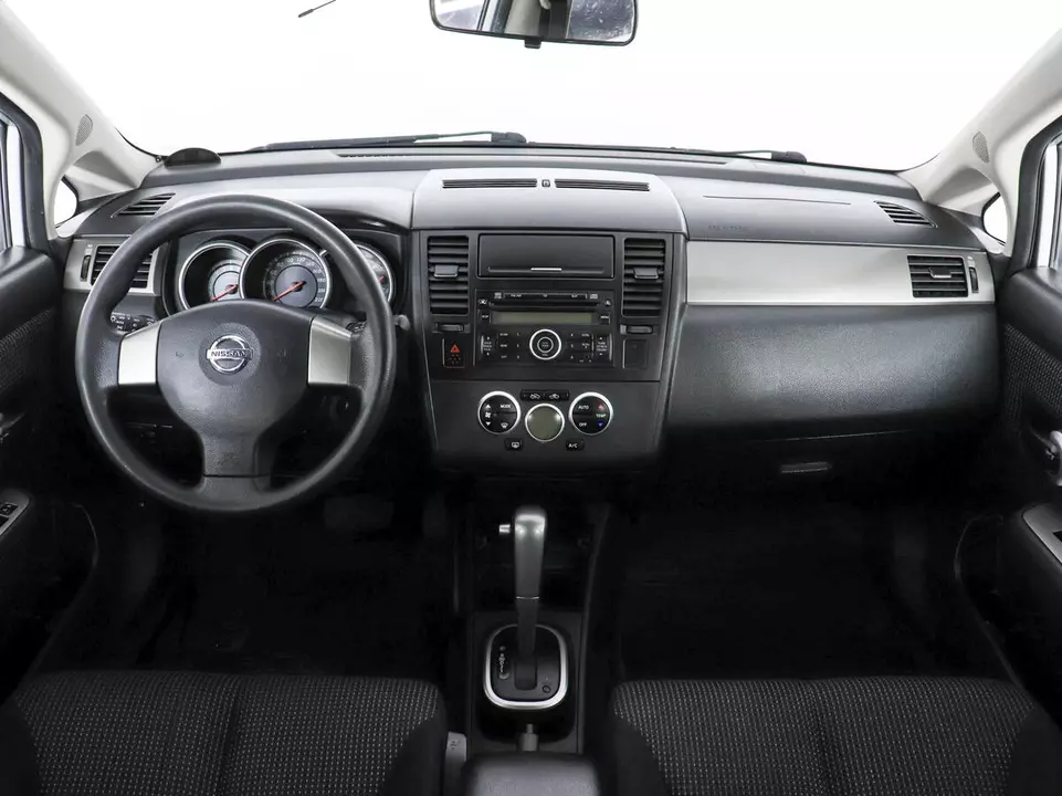 Nissan Tiida, фото №11