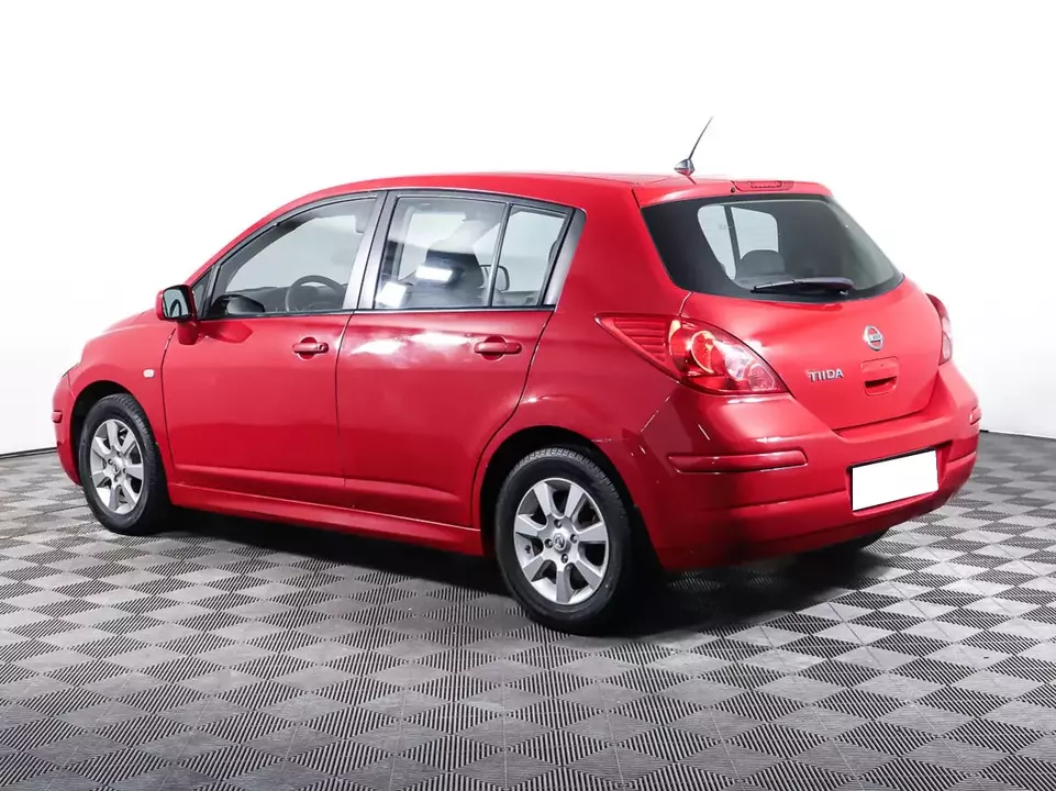 Nissan Tiida, фото №7