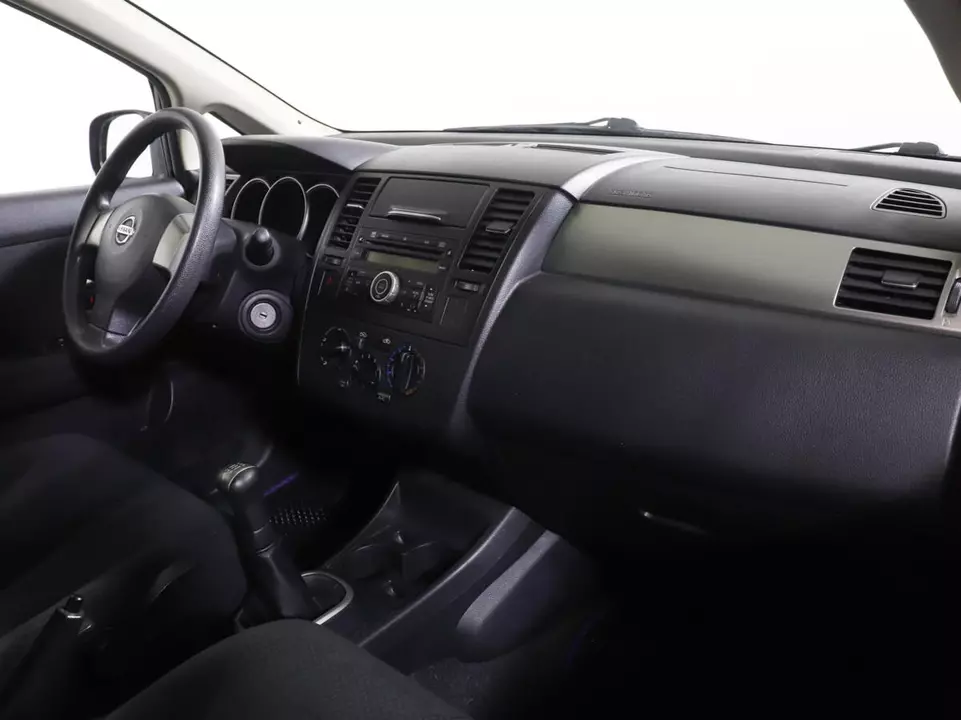 Nissan Tiida, фото №9