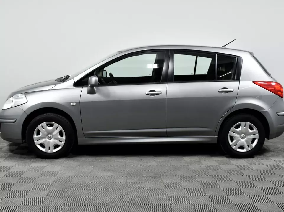 Nissan Tiida, фото №8