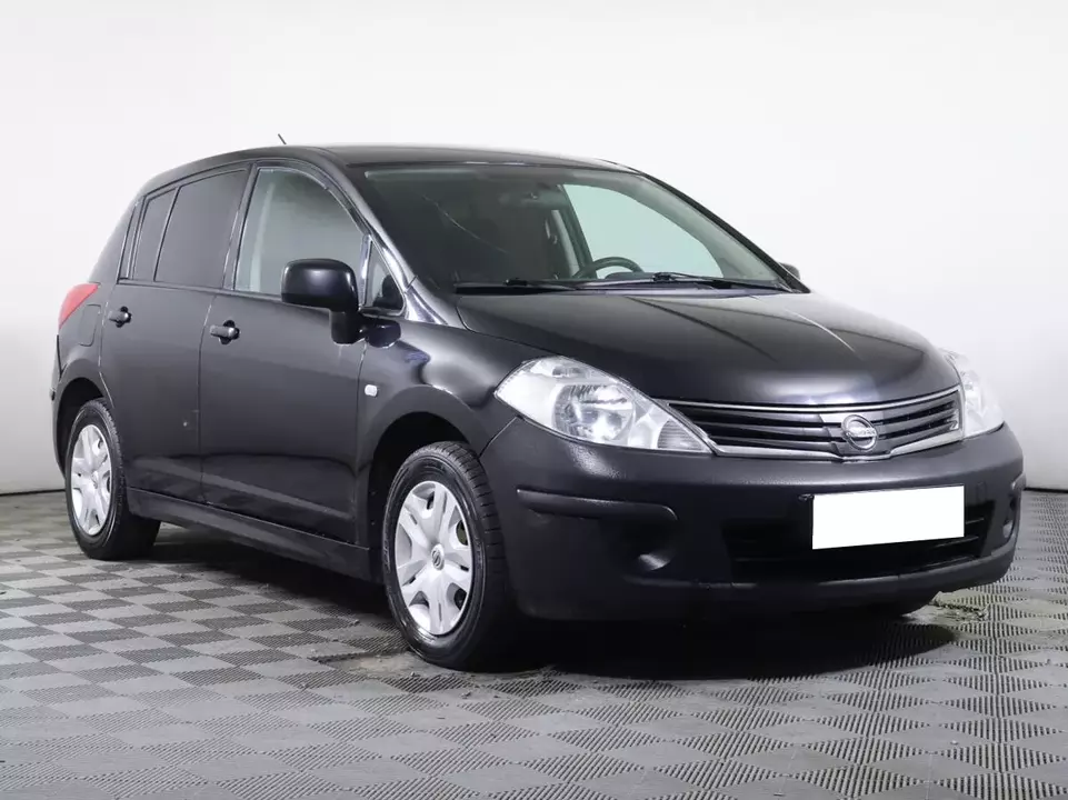 Nissan Tiida, фото №3