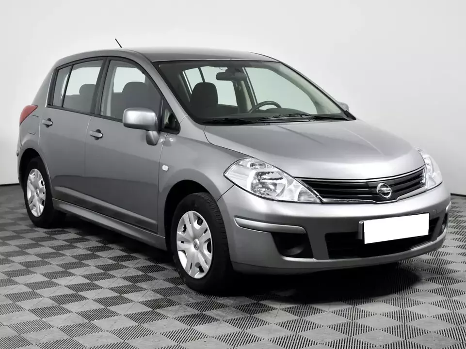 Nissan Tiida, фото №3