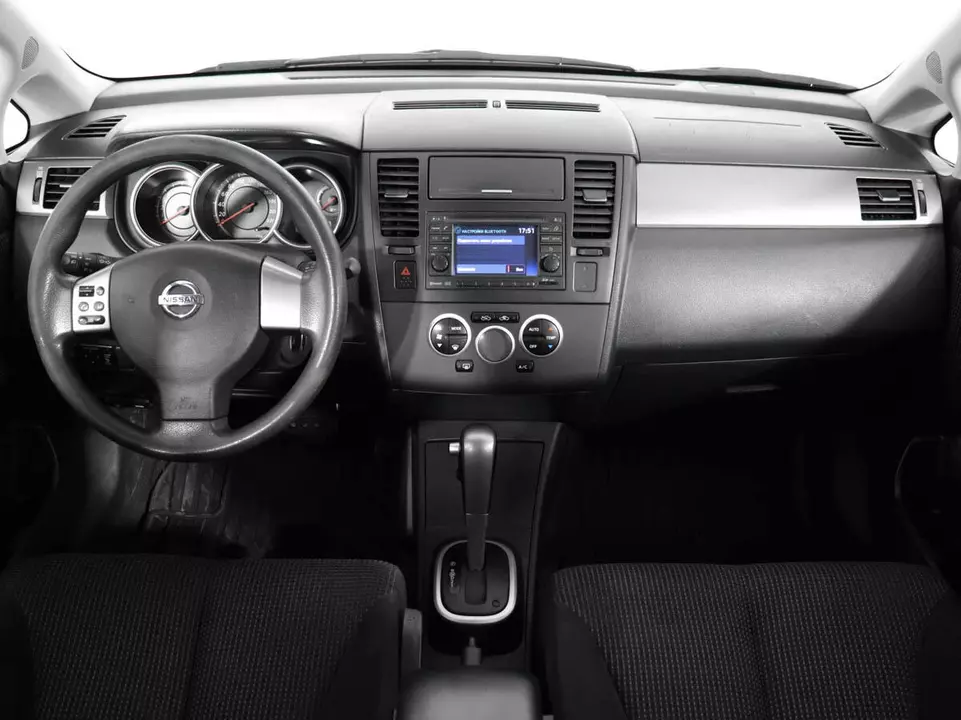Nissan Tiida, фото №8