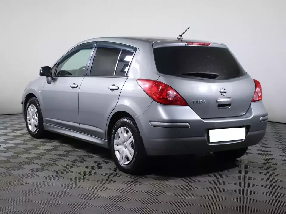 Nissan Tiida, фото №7
