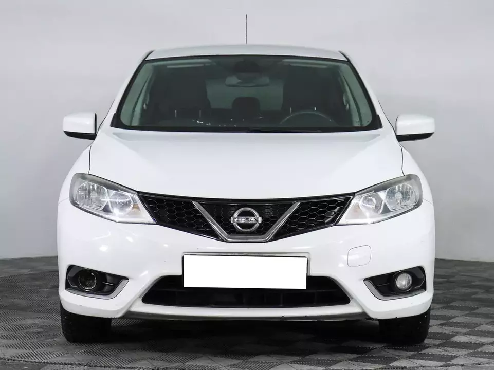 Nissan Tiida, фото №2