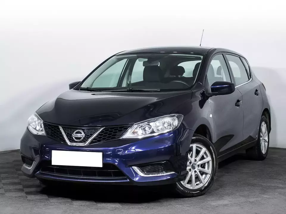 Nissan Tiida, фото №1