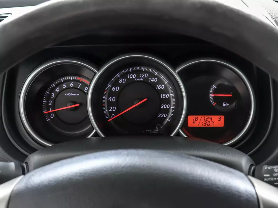 Nissan Tiida, фото №13