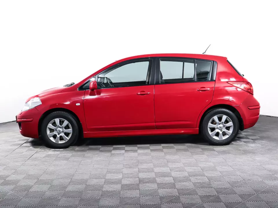 Nissan Tiida, фото №8