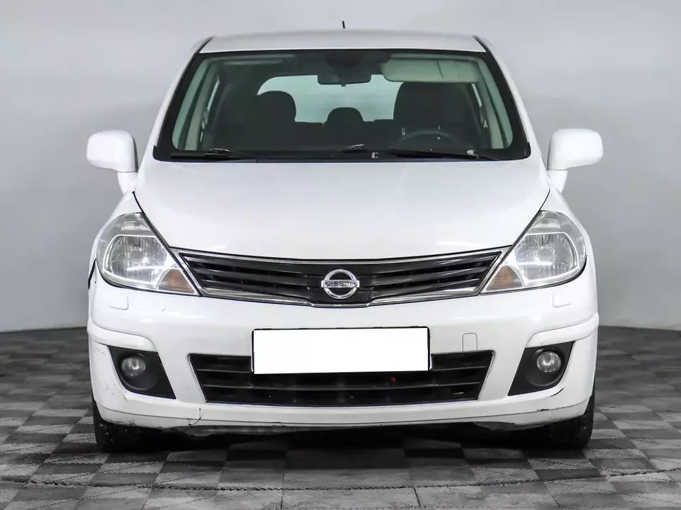 Nissan Tiida, фото №2