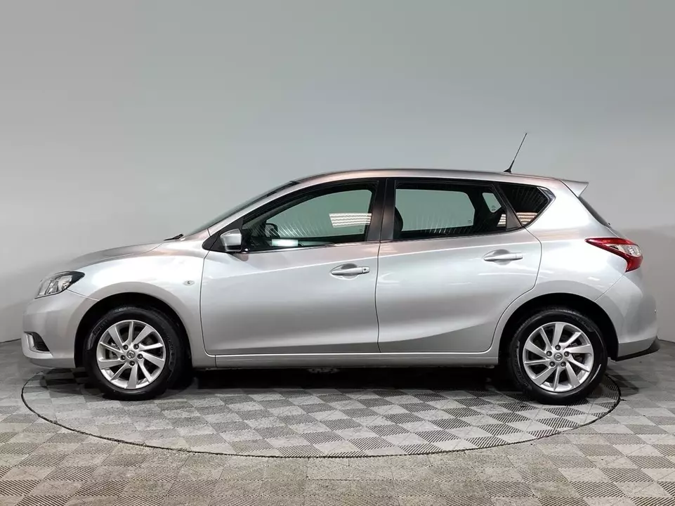 Nissan Tiida, фото №8
