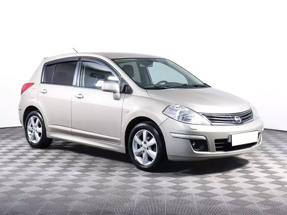 Nissan Tiida, фото №3
