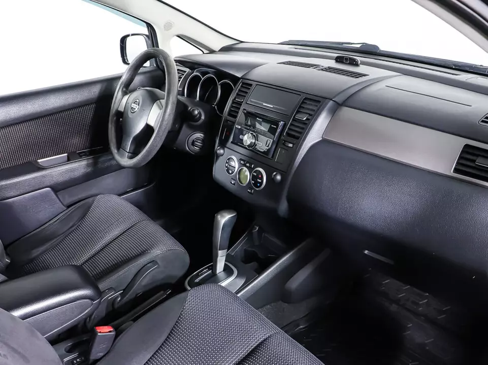 Nissan Tiida, фото №11