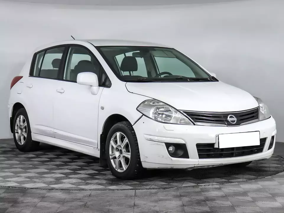 Nissan Tiida, фото №3